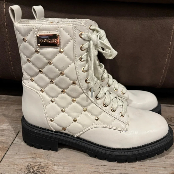 Bebe Women's White Dorienne B Studded Quilted Lace Up Combat Boots Size US 7.5 - Picture 8 of 10